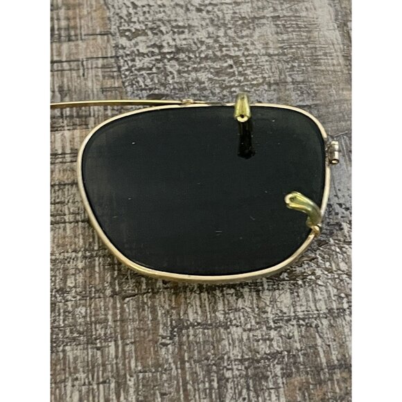 VTG Green Lens Clip-On Sunglasses / Unisex Accessory / Man Woman Gold Tone Frame - Picture 8 of 14